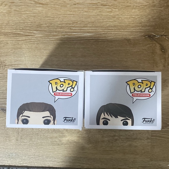 Stranger Things Season 2 Nancy Wheeler #514 and Jonathan Byers #513 Funko Pops - Picture 2 of 5